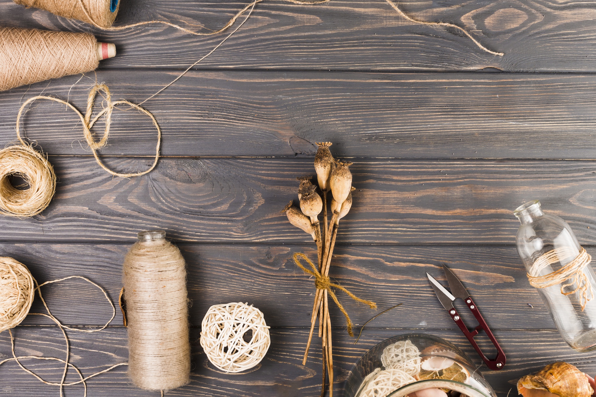 Workshop table with threads and needles